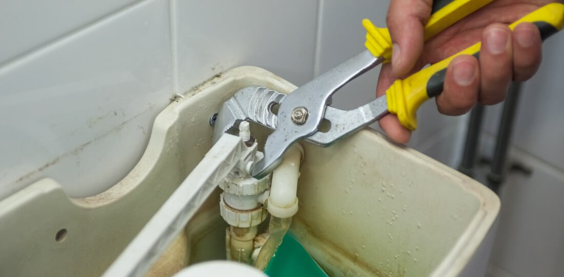 How to Replace Toilet Handle