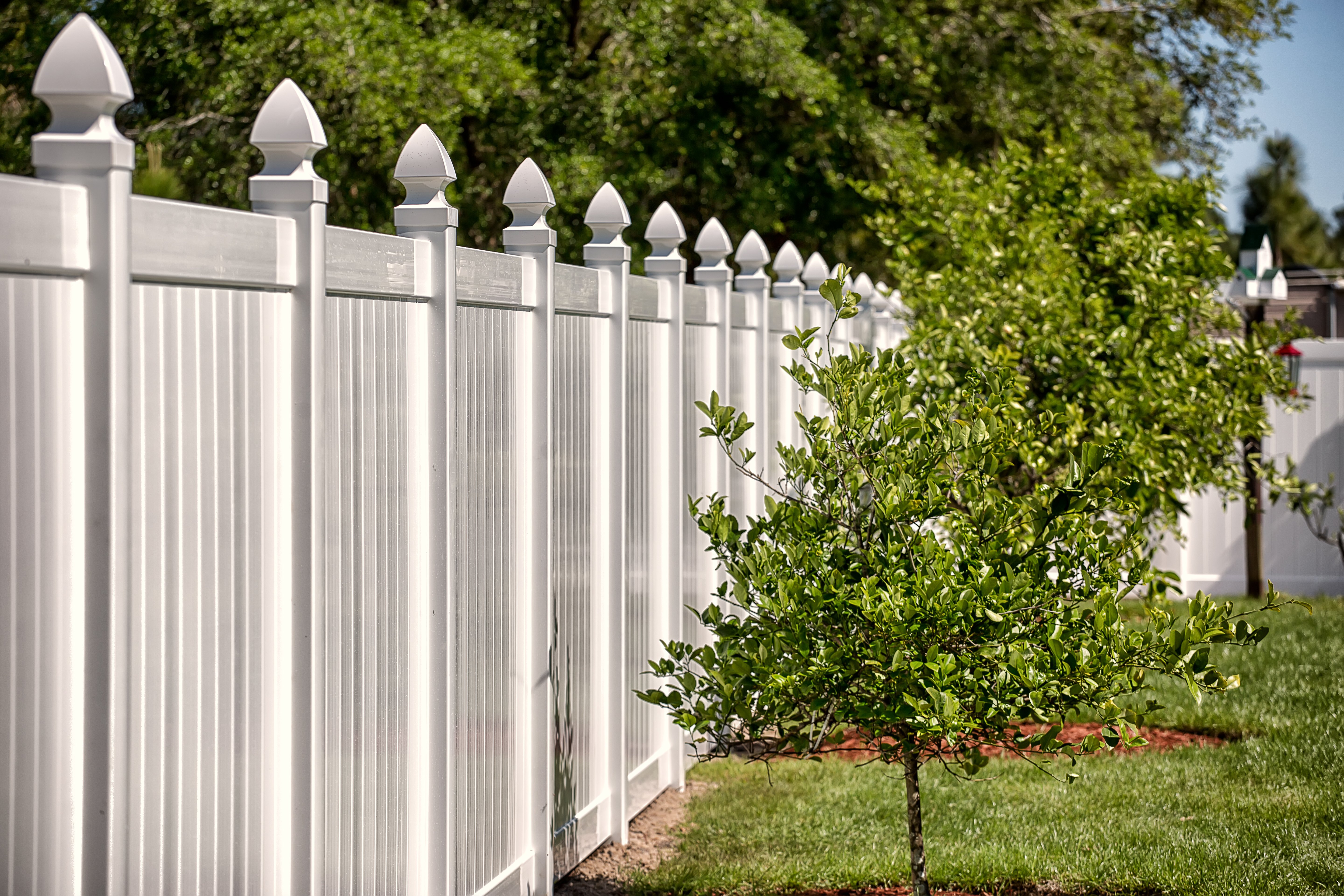 vinyl fencing